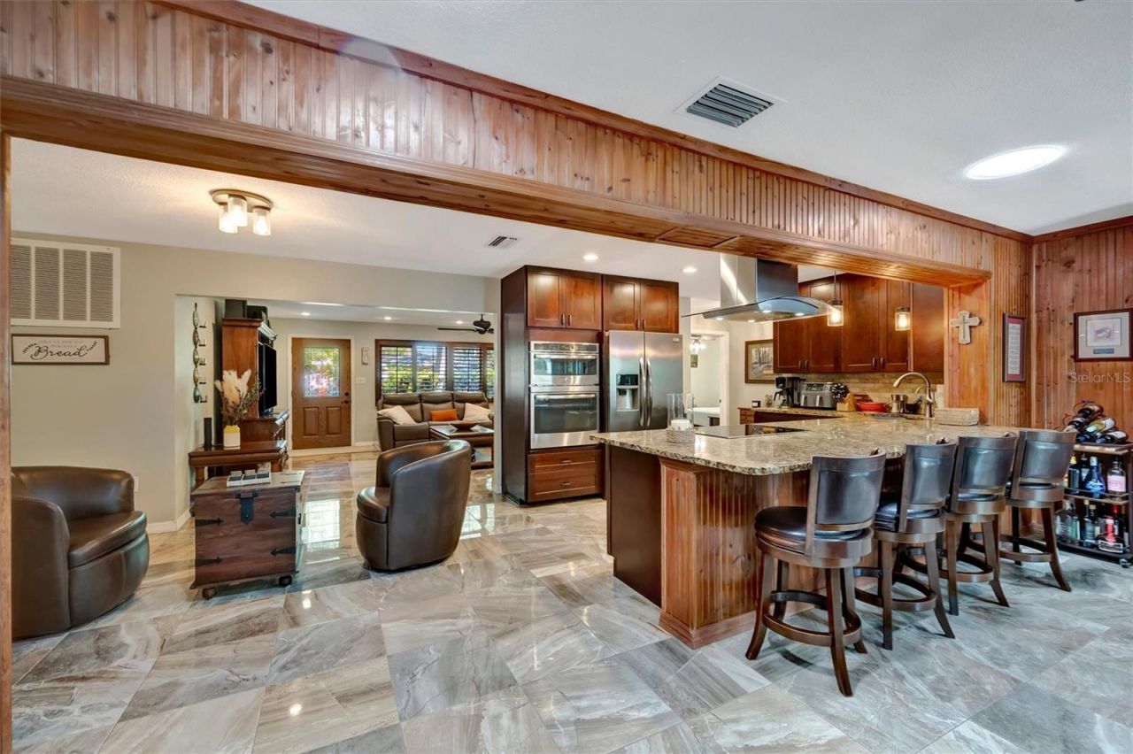 9782 55th Avenue N, Saint Petersburg, FL 33708 Photo