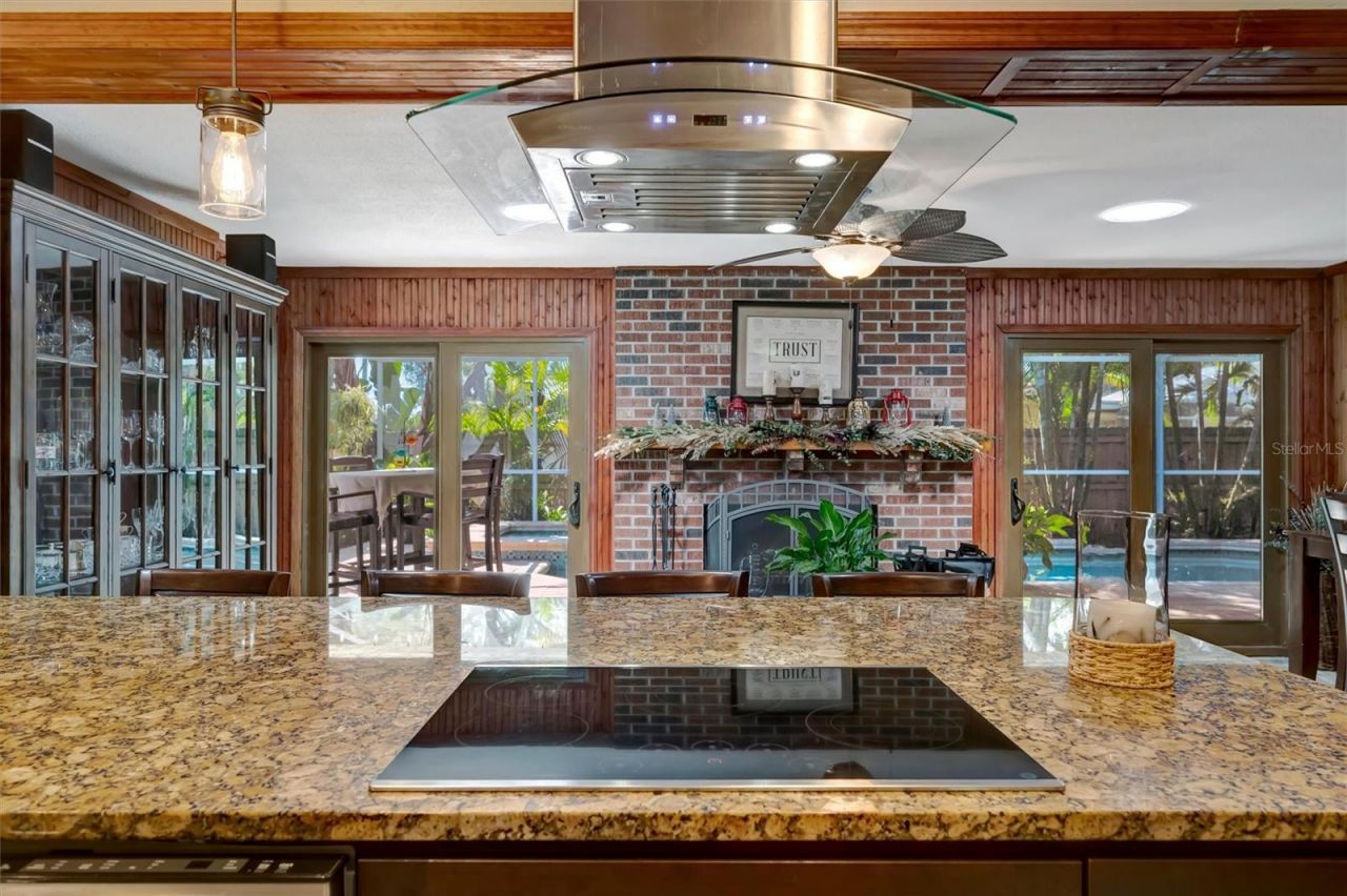 9782 55th Avenue N, Saint Petersburg, FL 33708 Photo