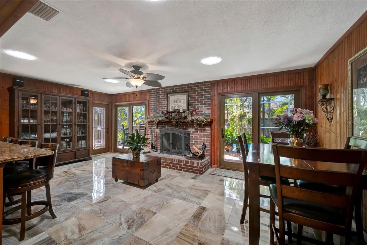 9782 55th Avenue N, Saint Petersburg, FL 33708 Photo