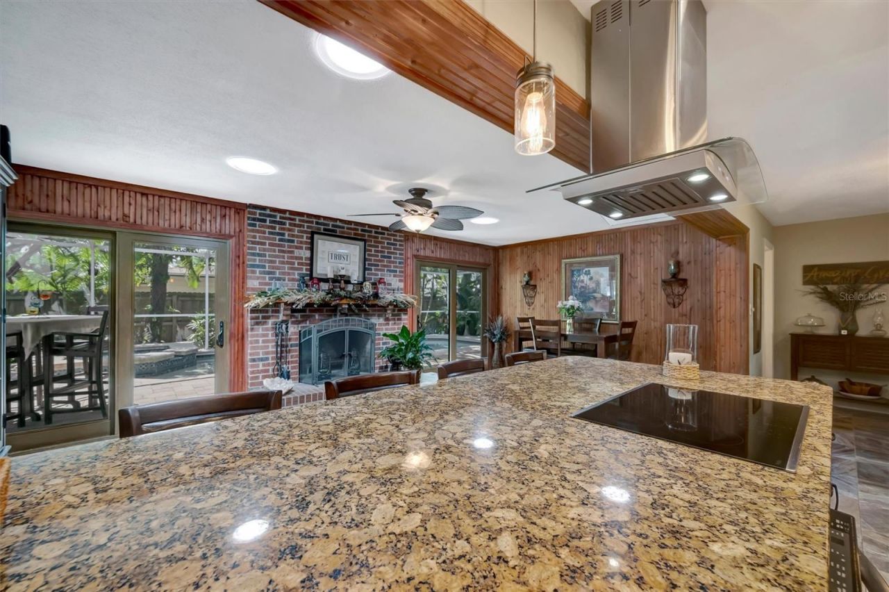 9782 55th Avenue N, Saint Petersburg, FL 33708 Photo