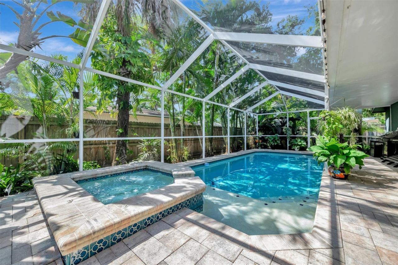 9782 55th Avenue N, Saint Petersburg, FL 33708 Photo