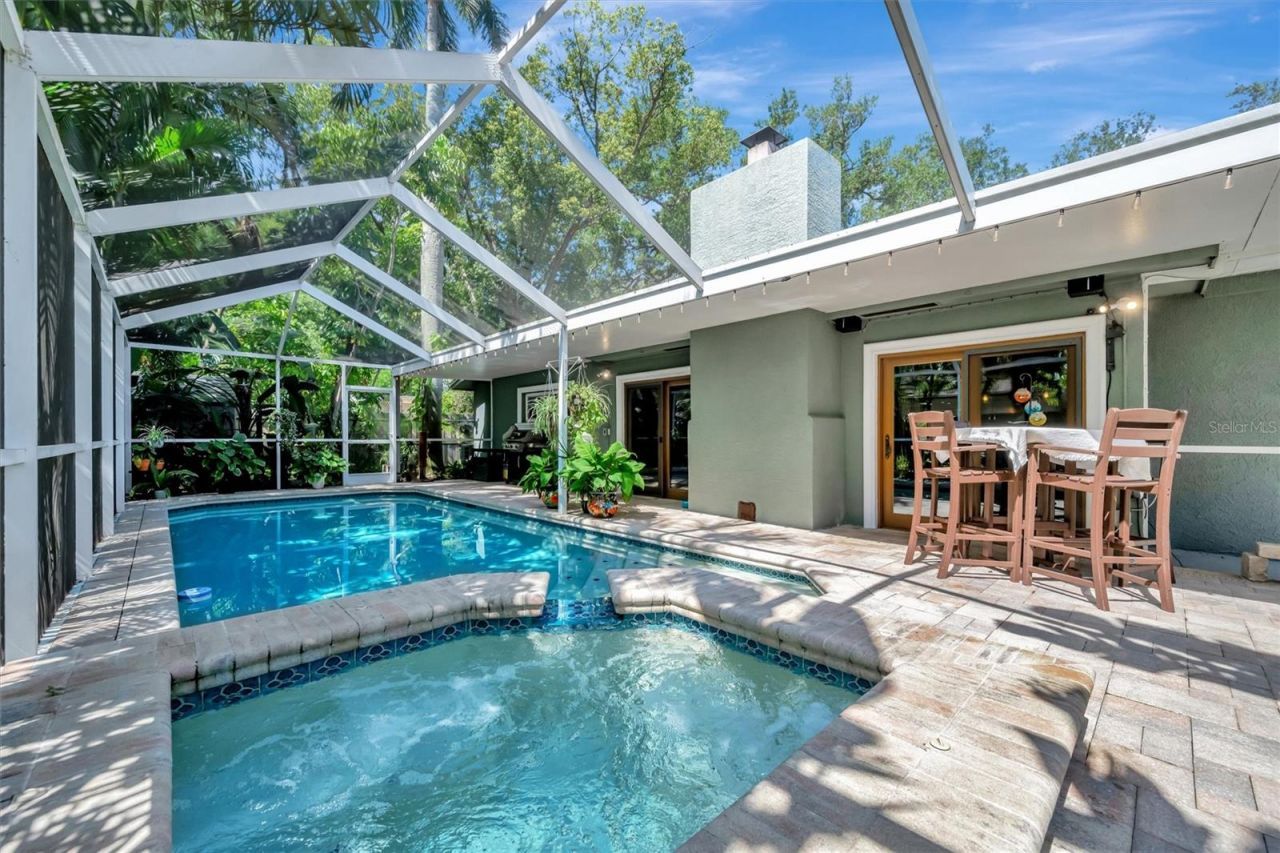 9782 55th Avenue N, Saint Petersburg, FL 33708 Photo