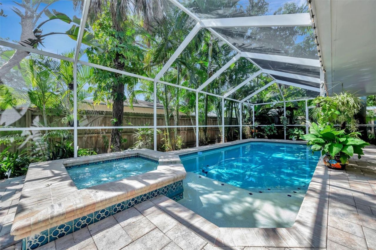 9782 55th Avenue N, Saint Petersburg, FL 33708 Photo