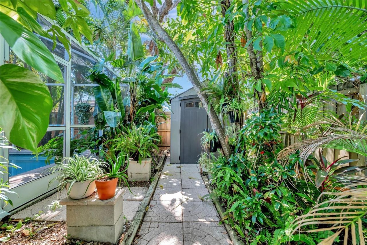 9782 55th Avenue N, Saint Petersburg, FL 33708 Photo