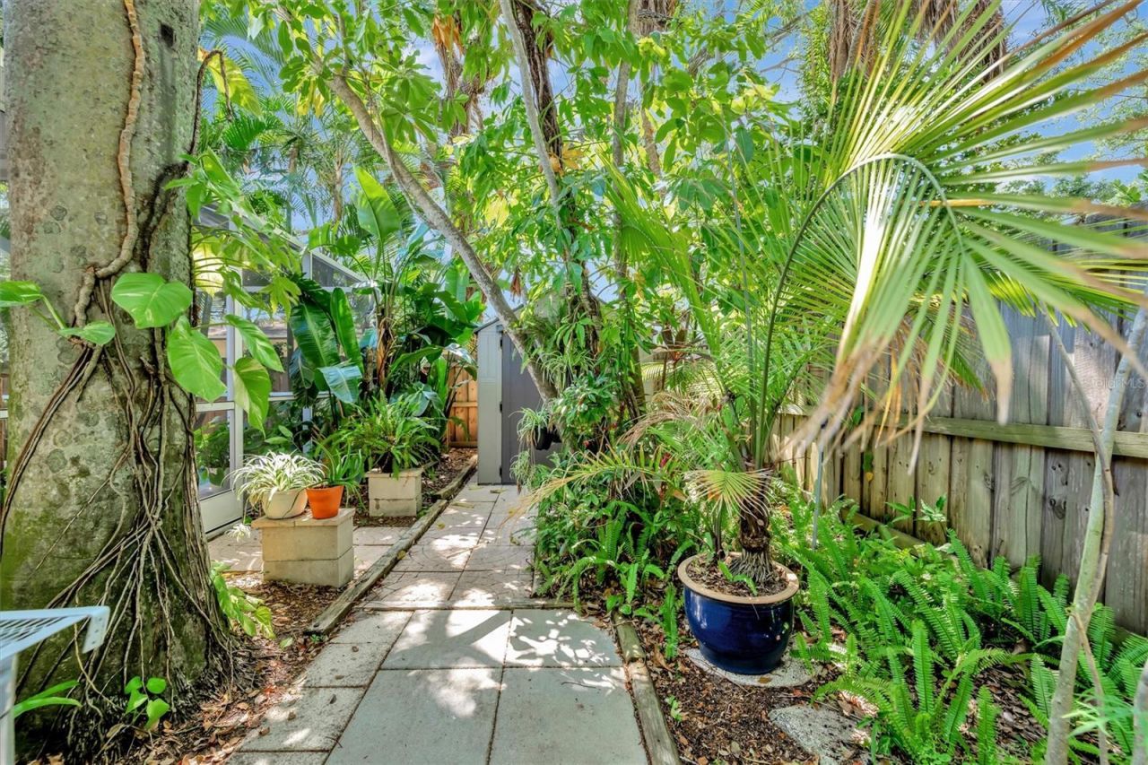 9782 55th Avenue N, Saint Petersburg, FL 33708 Photo