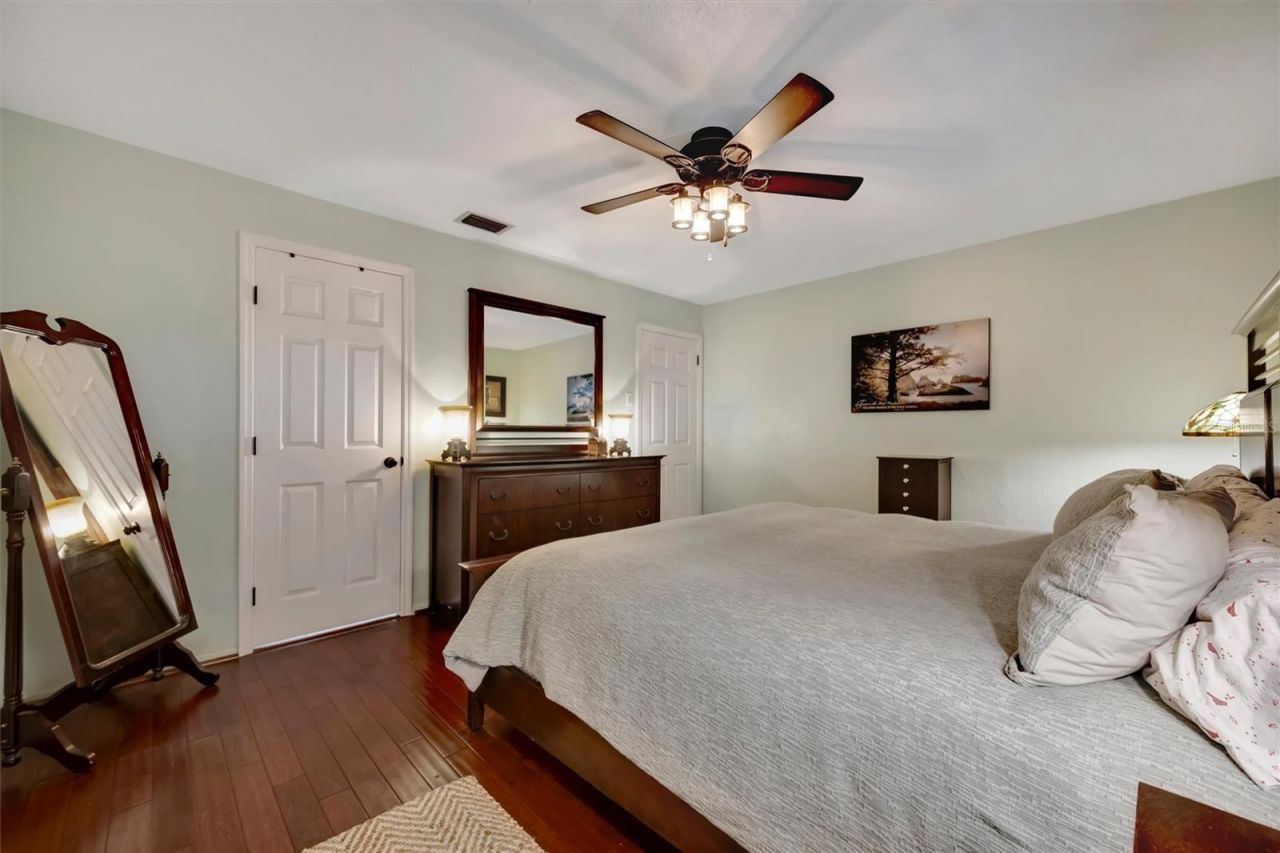 9782 55th Avenue N, Saint Petersburg, FL 33708 Photo