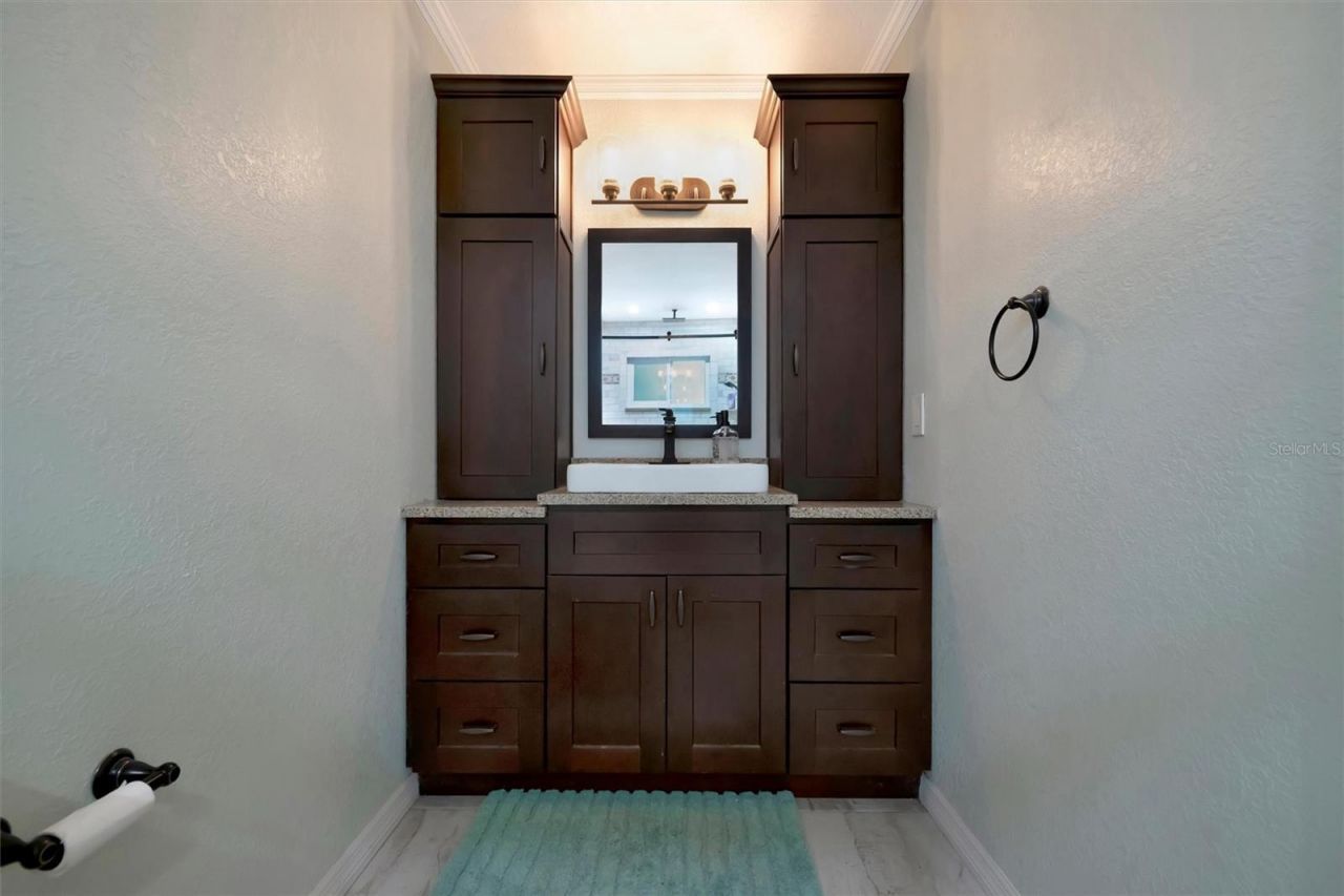 9782 55th Avenue N, Saint Petersburg, FL 33708 Photo