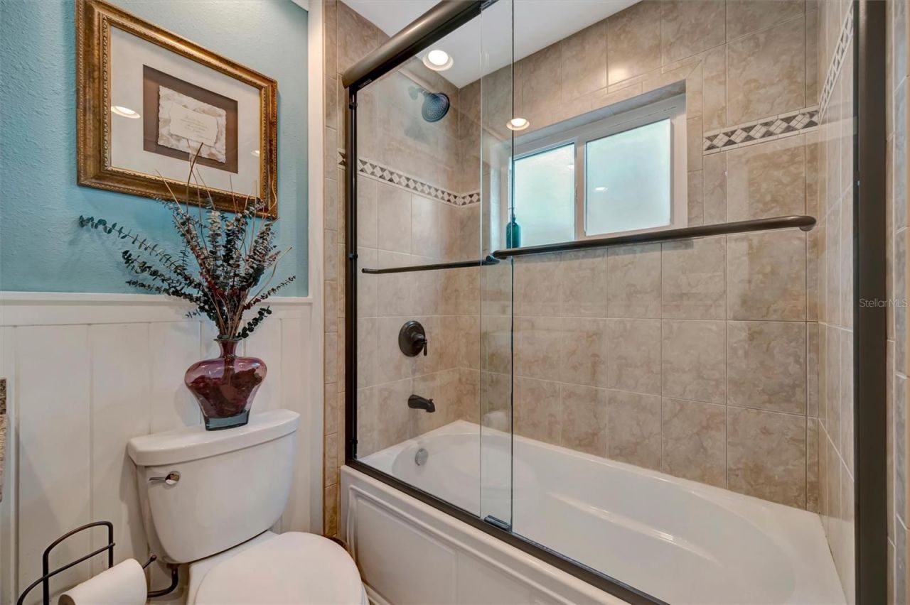 9782 55th Avenue N, Saint Petersburg, FL 33708 Photo