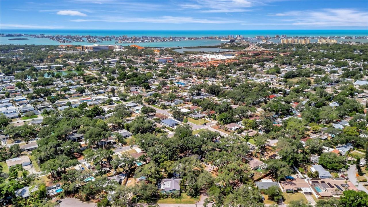 9782 55th Avenue N, Saint Petersburg, FL 33708 Photo