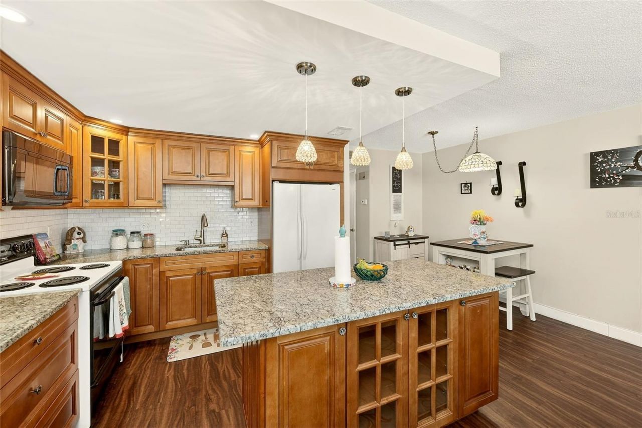 2612 Pearce Drive, Unit 209, Clearwater, FL 33764 Photo