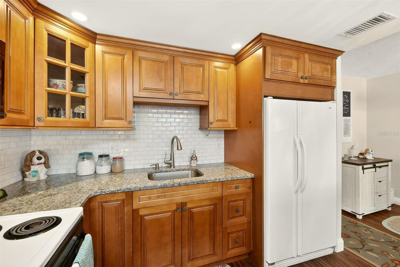 2612 Pearce Drive, Unit 209, Clearwater, FL 33764 Photo
