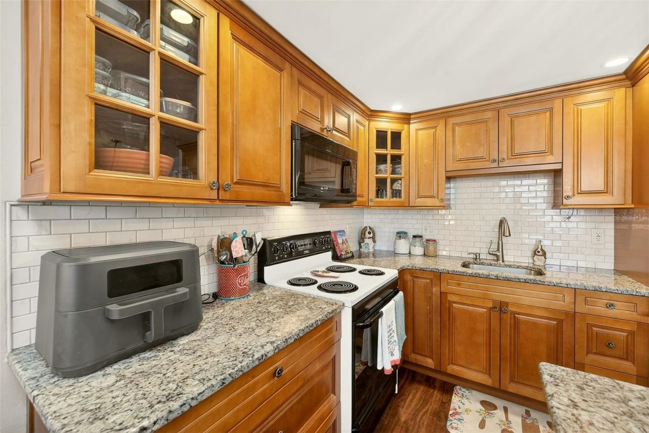2612 Pearce Drive, Unit 209, Clearwater, FL 33764 Photo