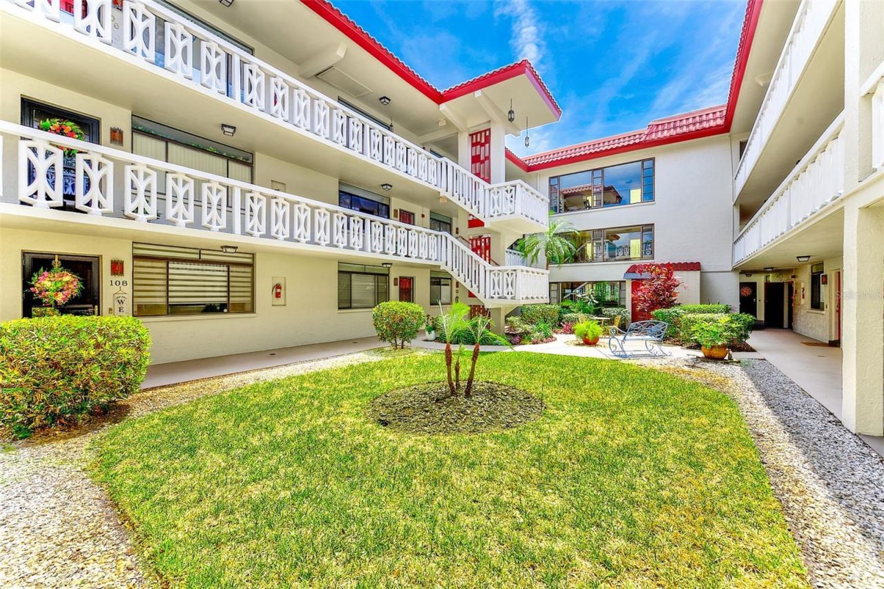 2612 Pearce Drive, Unit 209, Clearwater, FL 33764 Photo