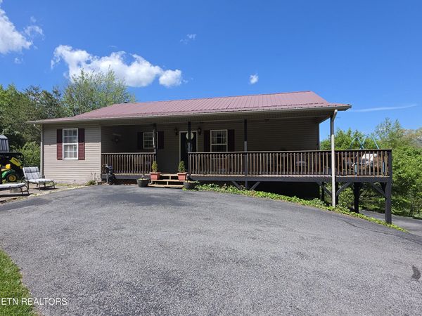 110 Falcon Crest Drive, Harrogate, TN 37752