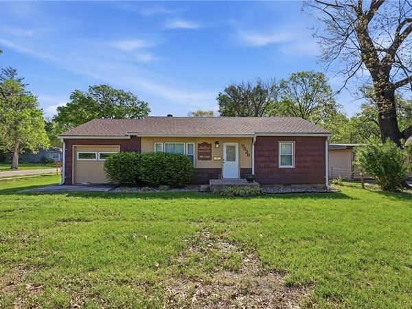 9529 Pflumm Road, Lenexa, KS 66215