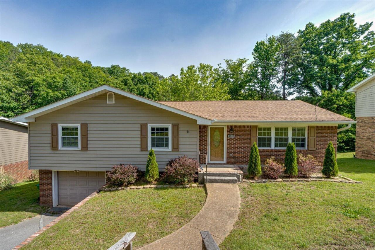 3237 Gleason Drive, Chattanooga, TN 37412 Main Photo