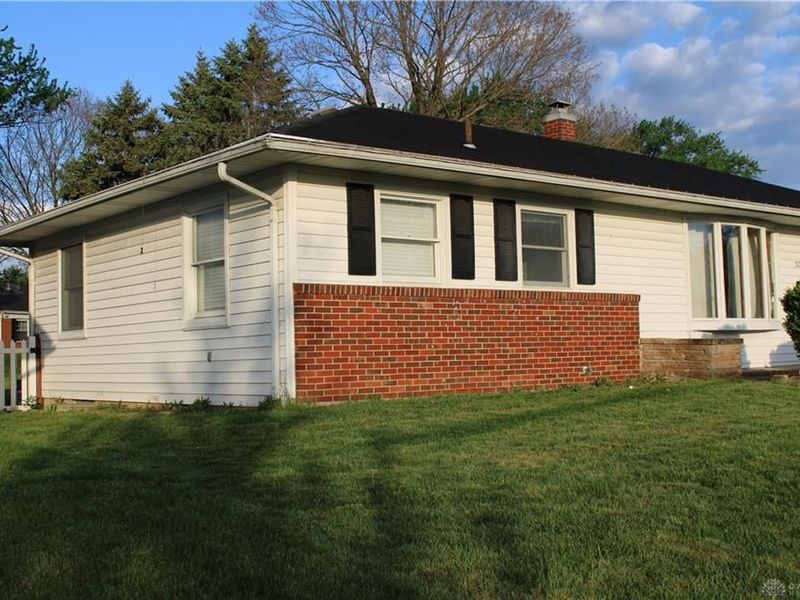 337 Miles Avenue, Tipp City, OH 45371 Photo 2