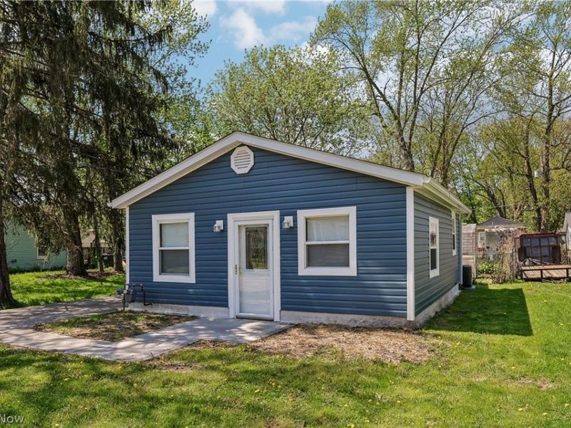 1424 5th Street, Lakemore, OH 44250 Photo 1