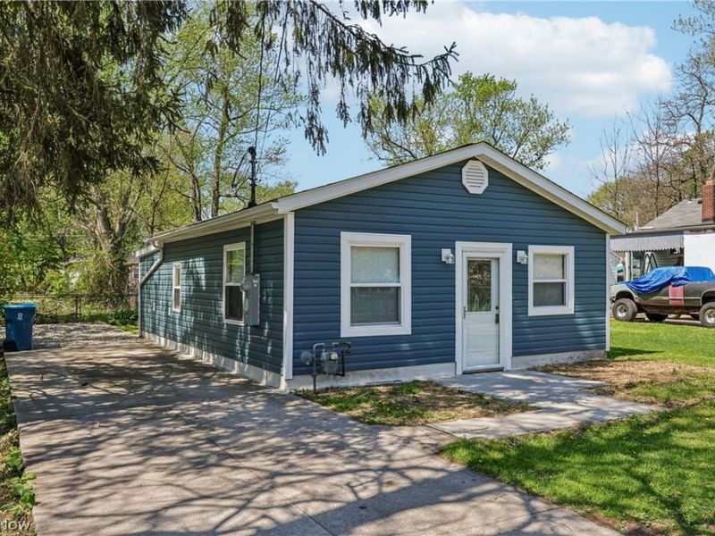 1424 5th Street, Lakemore, OH 44250 Photo 4