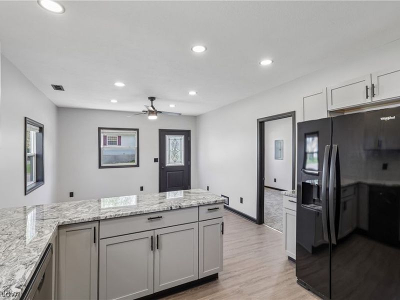1424 5th Street, Lakemore, OH 44250 Photo 9