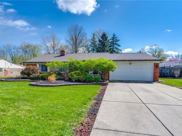 757 Esther Road , Highland Heights, OH 44143
