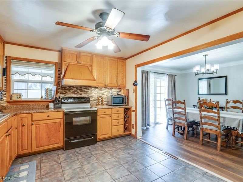 757 Esther Road , Highland Heights, OH 44143 Photo 11