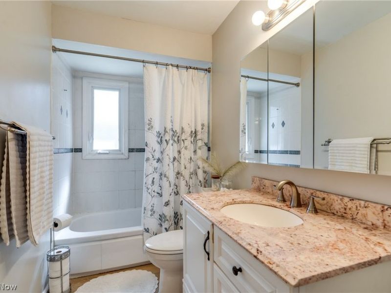 757 Esther Road , Highland Heights, OH 44143 Photo 17