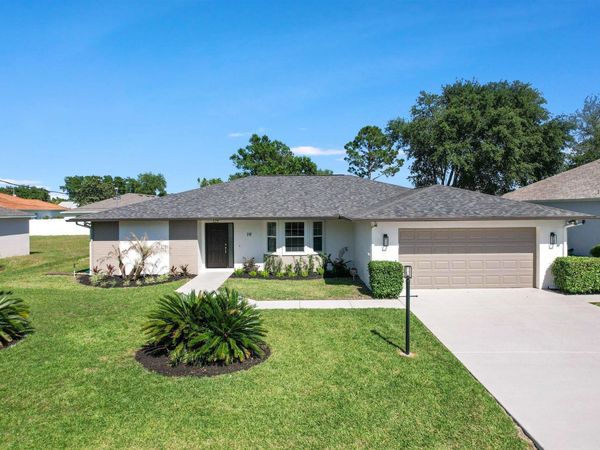 19 Fairbank Ln, Palm Coast, FL 32137