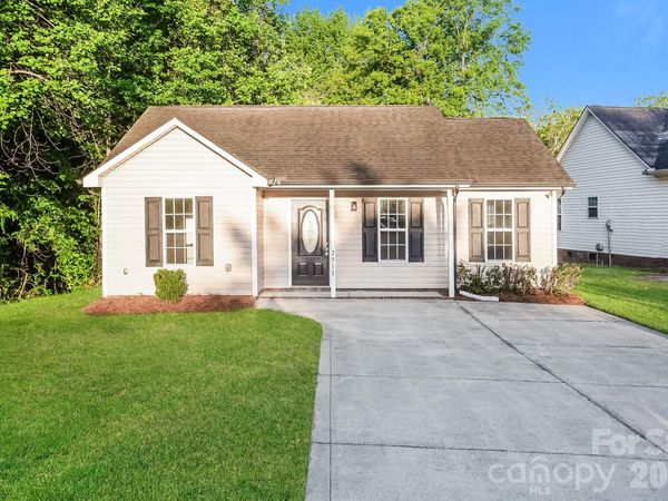 2011 Samantha Drive , Kannapolis, NC 28083