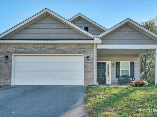 2029 Heys LN, Vinton, VA 24179