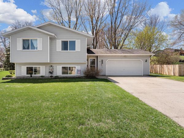 1931 Greenwood Drive , Owatonna, MN 55060