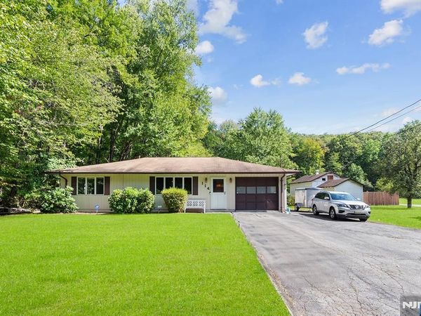 114 Van Dam Avenue, BLOOMINGDALE, NJ 07403