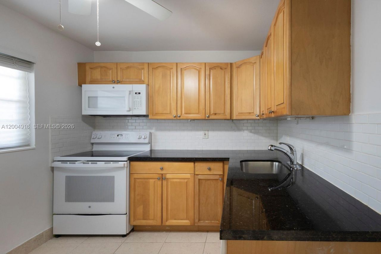 7747 SW 86th St , Unit D-205, Miami, FL 33143 Photo