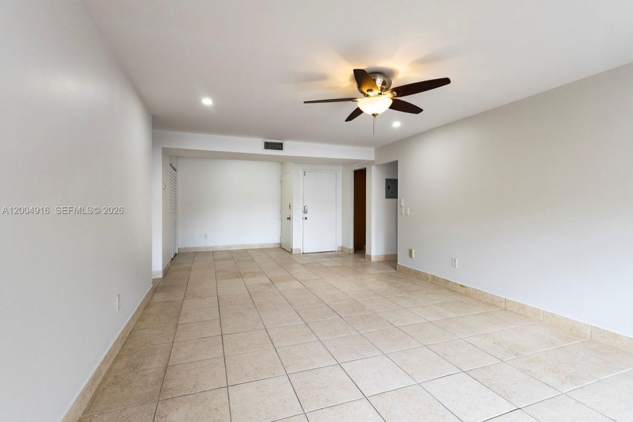 7747 SW 86th St , Unit D-205, Miami, FL 33143 Photo