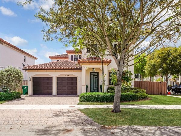 15294 SW 173rd St , Miami, FL 33187