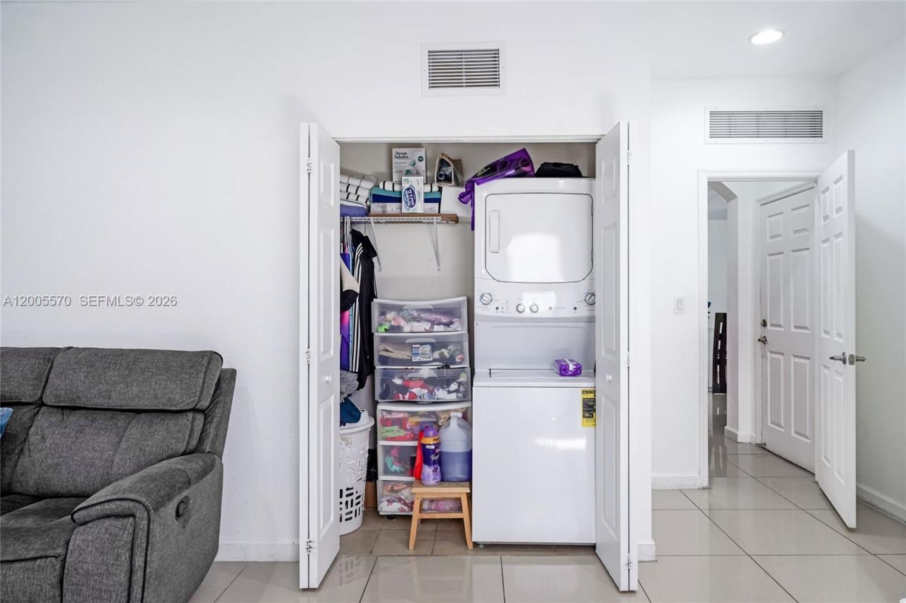 15294 SW 173rd St , Miami, FL 33187 Photo