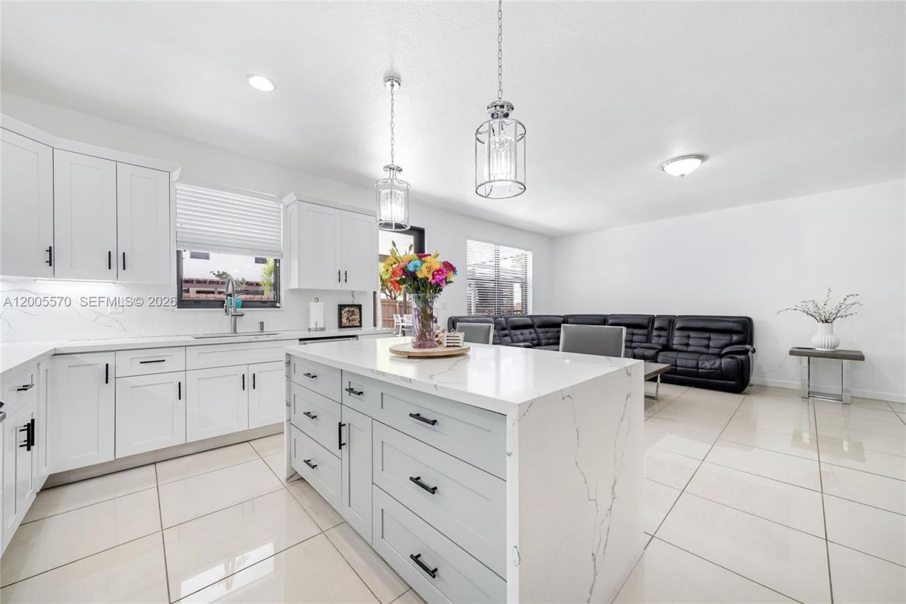 15294 SW 173rd St , Miami, FL 33187 Photo