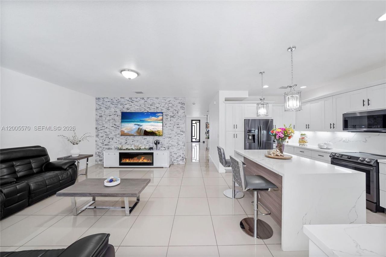 15294 SW 173rd St , Miami, FL 33187 Photo