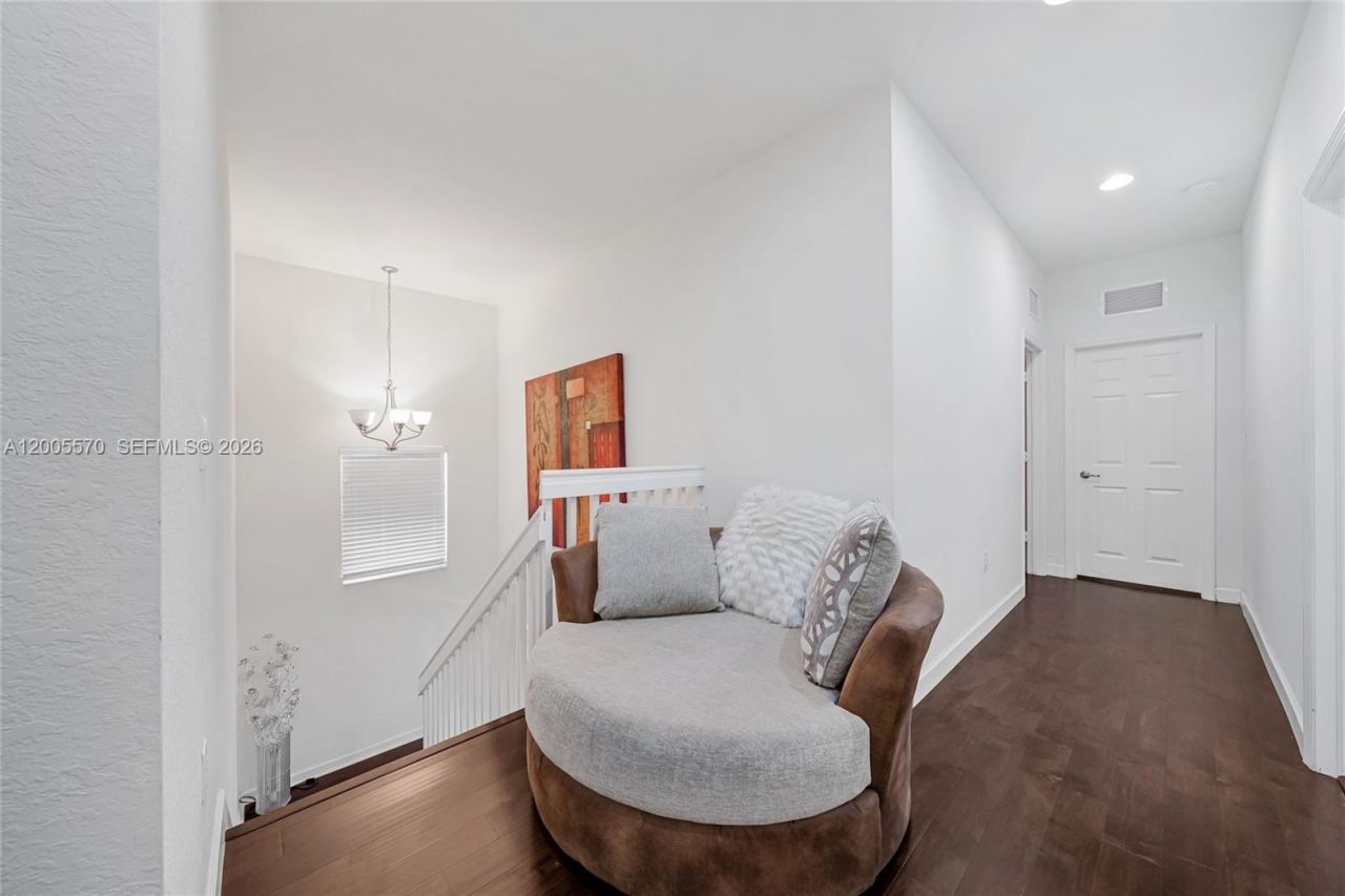 15294 SW 173rd St , Miami, FL 33187 Photo