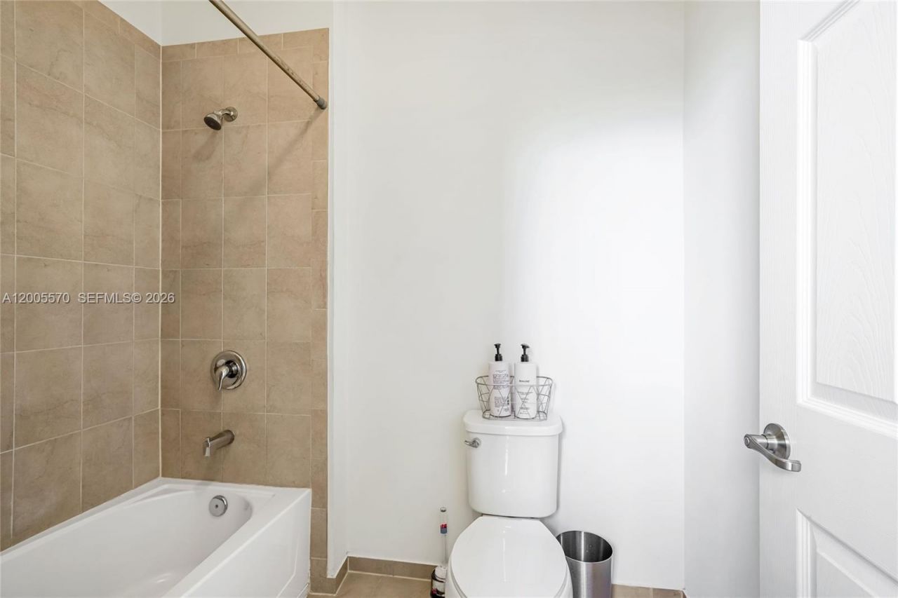 15294 SW 173rd St , Miami, FL 33187 Photo