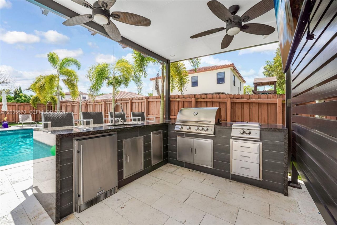 15294 SW 173rd St , Miami, FL 33187 Photo