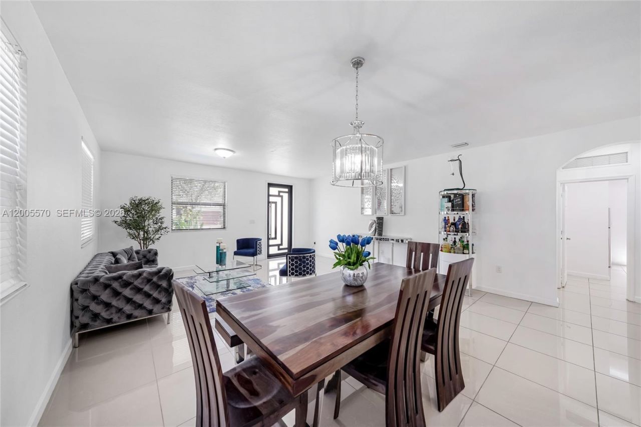 15294 SW 173rd St , Miami, FL 33187 Photo