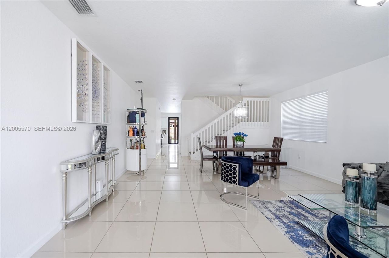 15294 SW 173rd St , Miami, FL 33187 Photo