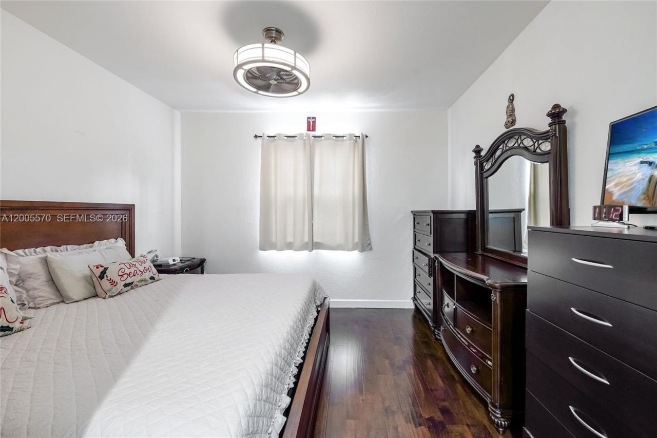 15294 SW 173rd St , Miami, FL 33187 Photo