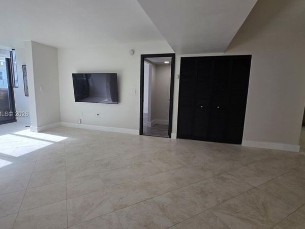 250 Galen Dr , Unit 32, Key Biscayne, FL 33149