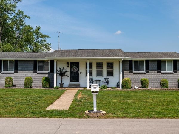 907 FAIRLANE Drive, Marion, IL 62959