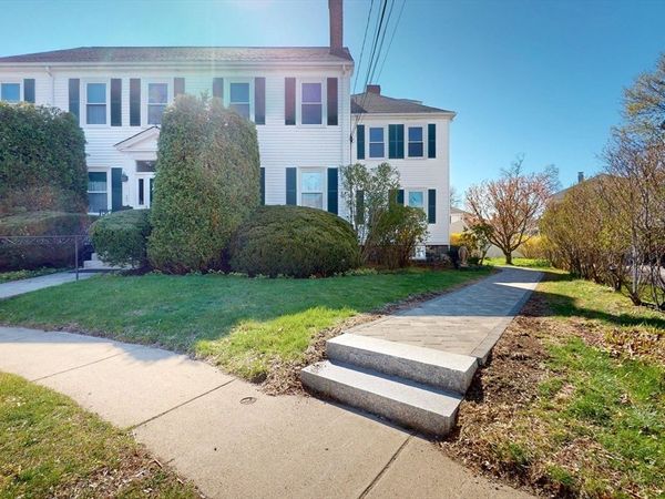 18 Faneuil Rd, Unit 18, Waltham, MA 02452