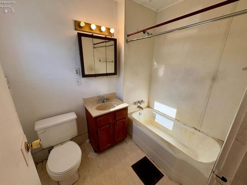 372 W Perry Street, Tiffin, OH 44883 Photo 22