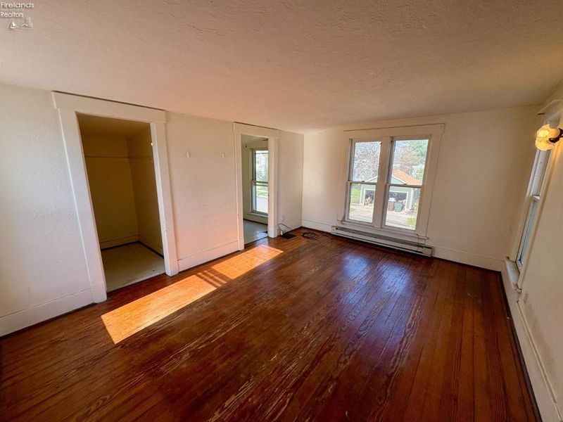 372 W Perry Street, Tiffin, OH 44883 Photo 3