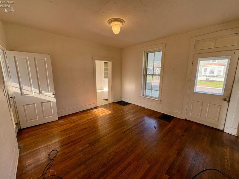 372 W Perry Street, Tiffin, OH 44883 Photo 4